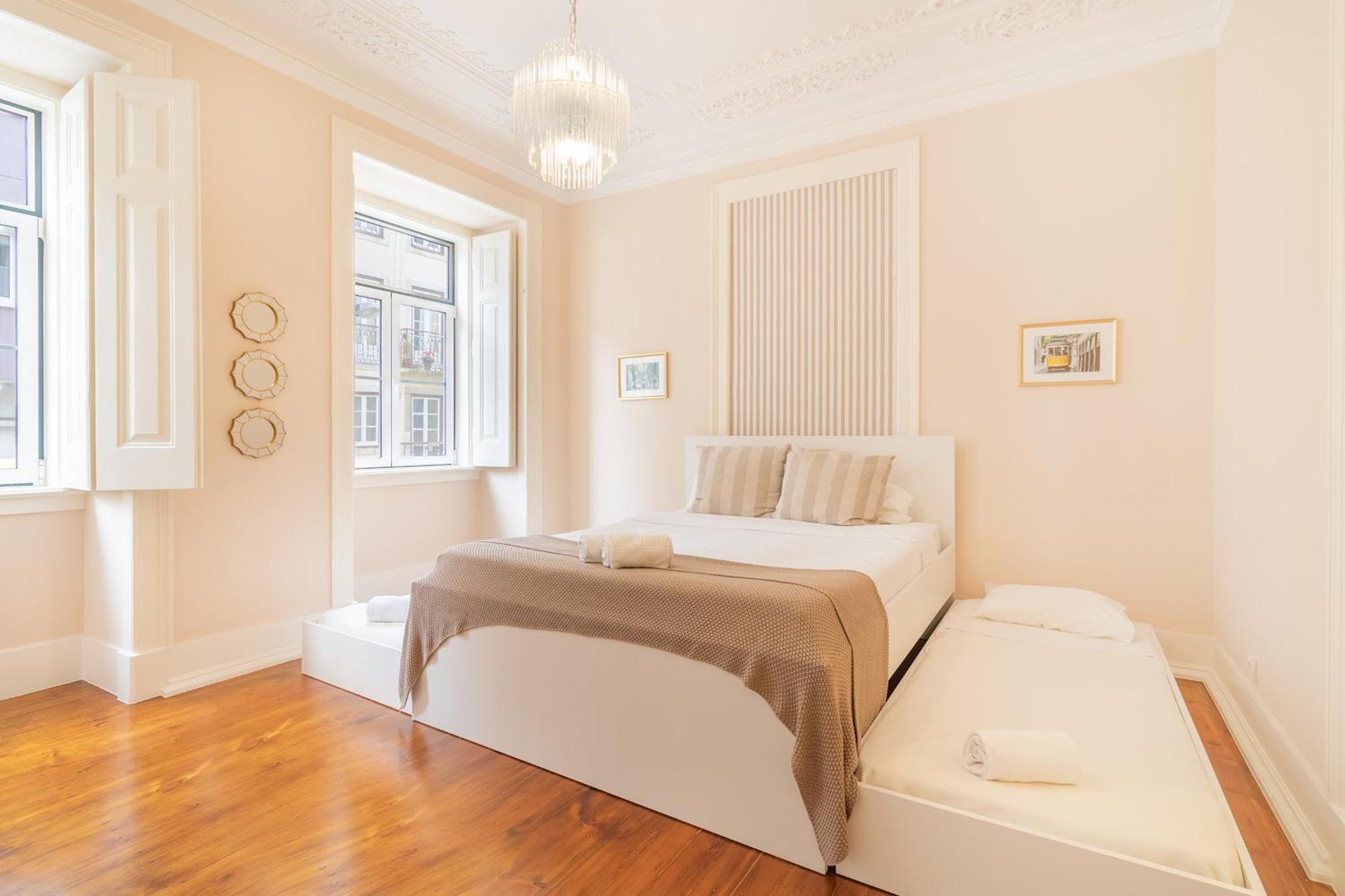 Principe By Central Hill Apartments Lisbona Esterno foto