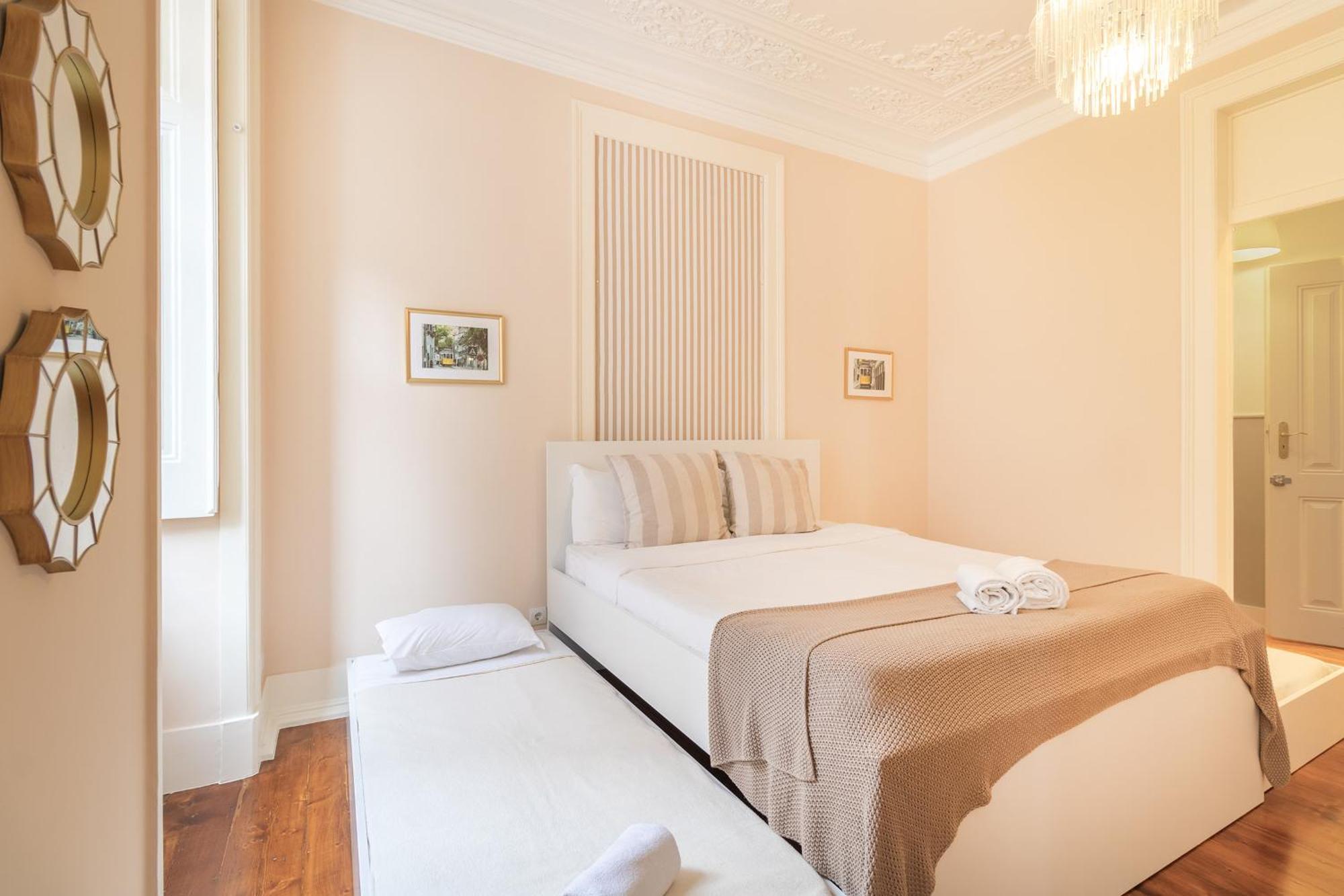 Principe By Central Hill Apartments Lisbona Esterno foto