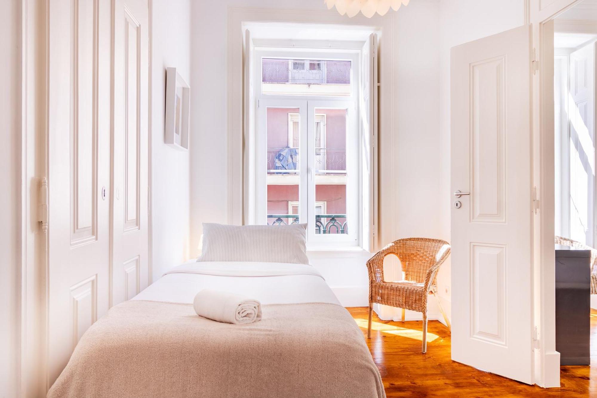 Principe By Central Hill Apartments Lisbona Esterno foto